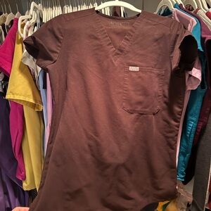 Figs Catarina Scrub Top & HW Zamora Bottoms